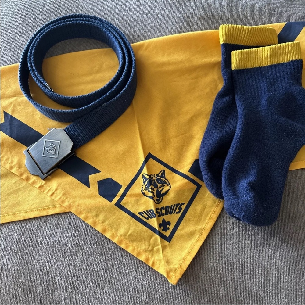 Cub Scouts Wolf Kerchief, Belt and Socks